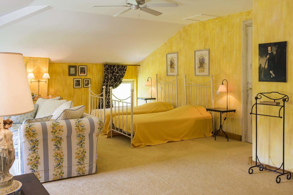 Chateau Talaud Bed and Breakfast Loriol-du-Comtat Habitación foto