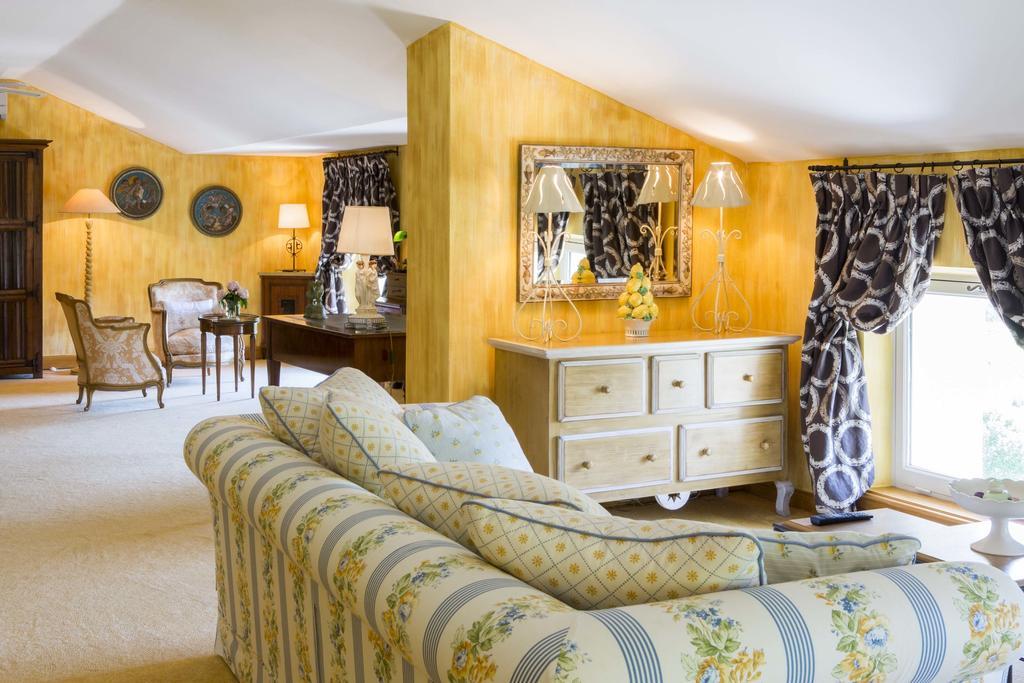 Chateau Talaud Bed and Breakfast Loriol-du-Comtat Habitación foto