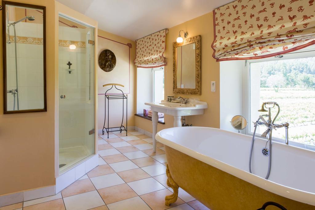 Chateau Talaud Bed and Breakfast Loriol-du-Comtat Habitación foto