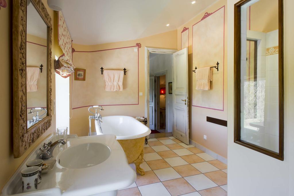 Chateau Talaud Bed and Breakfast Loriol-du-Comtat Habitación foto
