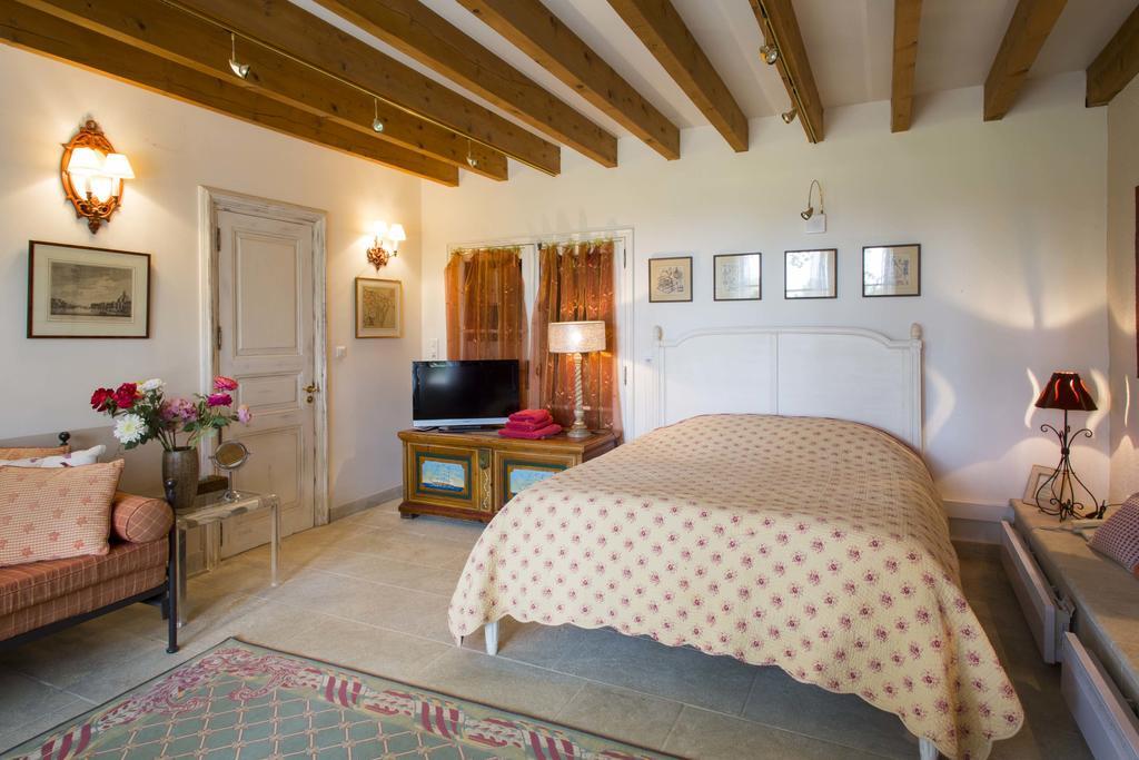 Chateau Talaud Bed and Breakfast Loriol-du-Comtat Exterior foto